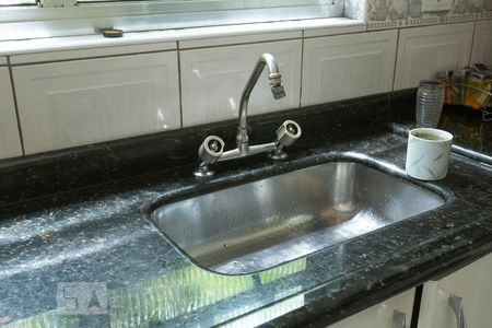 Casa à venda com 202m², 3 quartos e 2 vagasCozinha - pia