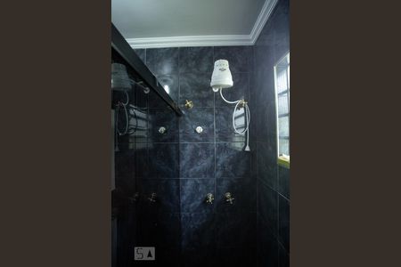 Casa à venda com 202m², 3 quartos e 2 vagasChuveiro