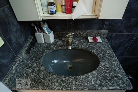 Casa à venda com 202m², 3 quartos e 2 vagasBanheiro - Torneira