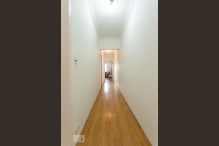 Casa à venda com 202m², 3 quartos e 2 vagasCorredor