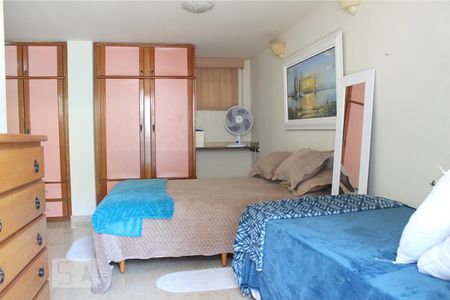 Casa de condomínio à venda com 300m², 5 quartos e 2 vagas Casa de condomínio à venda com 300m², 5 quartos e 2 vagasSuíte 2