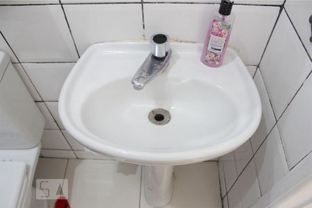 Casa de condomínio à venda com 300m², 5 quartos e 2 vagas Casa de condomínio à venda com 300m², 5 quartos e 2 vagasBanheiro Social