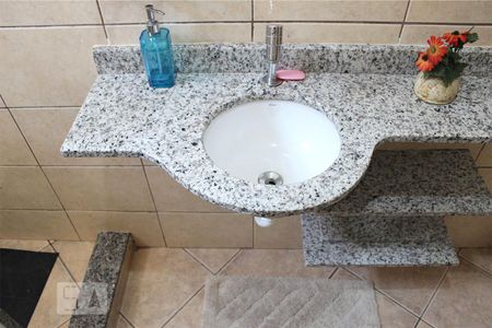 Casa de condomínio à venda com 300m², 5 quartos e 2 vagas Casa de condomínio à venda com 300m², 5 quartos e 2 vagasBanheiro Social