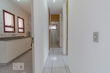 Corredor de apartamento para alugar com 2 quartos, 55m² em Jardim das Bandeiras, Campinas