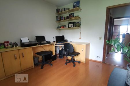 Casa à venda com 345m², 4 quartos e 4 vagas Casa à venda com 345m², 4 quartos e 4 vagasQuarto-3