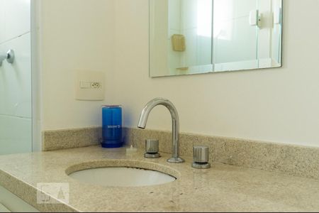 Apartamento à venda com 34m², 1 quarto e 1 vagaBanheiro - Torneira