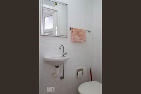 Apartamento à venda com 128m², 3 quartos e 1 vaga Apartamento à venda com 128m², 3 quartos e 1 vagaBanheiro de Serviço