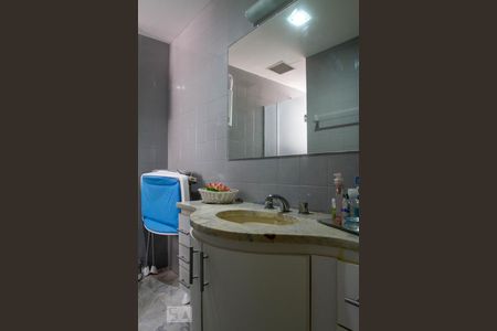 Apartamento à venda com 128m², 3 quartos e 1 vaga Apartamento à venda com 128m², 3 quartos e 1 vagaBanheiro Social