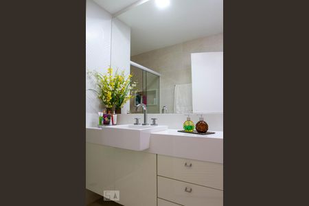 Apartamento à venda com 128m², 3 quartos e 1 vaga Apartamento à venda com 128m², 3 quartos e 1 vagaBanheiro do Quarto 3 - Suíte