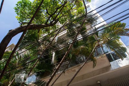 Apartamento à venda com 128m², 3 quartos e 1 vaga Apartamento à venda com 128m², 3 quartos e 1 vagaFachada do Prédio