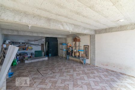 Casa à venda com 116m², 2 quartos e 10 vagasPorão