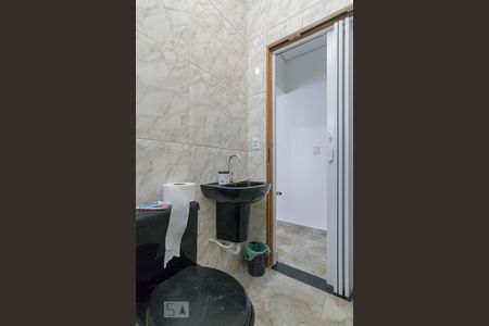 Casa à venda com 116m², 2 quartos e 10 vagasBanheiro 1