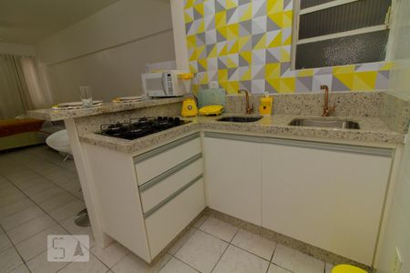 Cozinha de kitnet/studio para alugar com 1 quarto, 35m² em Centro, Florianópolis