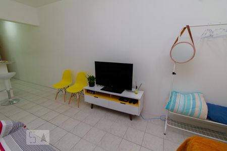 Sala de kitnet/studio para alugar com 1 quarto, 35m² em Centro, Florianópolis