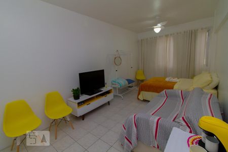 Sala de kitnet/studio para alugar com 1 quarto, 35m² em Centro, Florianópolis