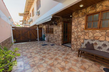 Casa de condomínio à venda com 160m², 3 quartos e 2 vagasVaranda de Entrada (1º andar)