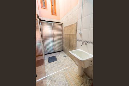 Casa de condomínio à venda com 160m², 3 quartos e 2 vagasÁrea de Serviço (1º andar)