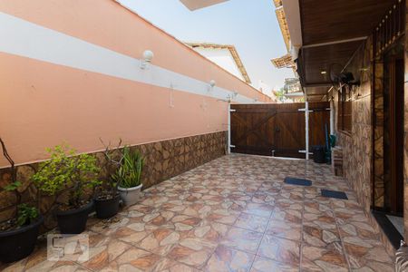 Casa de condomínio à venda com 160m², 3 quartos e 2 vagasVaranda de Entrada (1º andar)