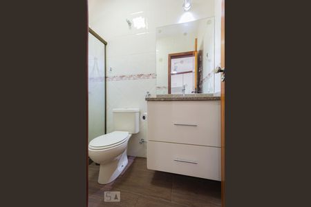 Casa de condomínio à venda com 160m², 3 quartos e 2 vagasBanheiro da Suíte (2º andar)