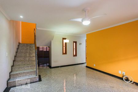 Sala (1º andar) de casa de condomínio à venda com 3 quartos, 160m² em Pechincha, Rio de Janeiro