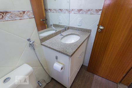 Casa de condomínio à venda com 160m², 3 quartos e 2 vagasBanheiro da Suíte (2º andar)