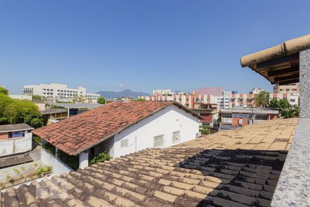 Casa de condomínio à venda com 160m², 3 quartos e 2 vagasVista (3º andar)