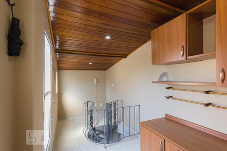 Casa de condomínio à venda com 160m², 3 quartos e 2 vagasEscritório (3º andar)