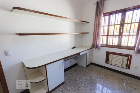 Casa de condomínio à venda com 160m², 3 quartos e 2 vagasQuarto 2 (2º andar)