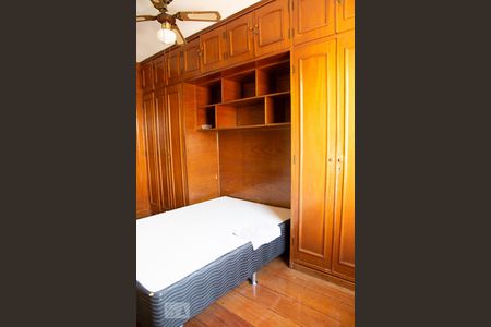 Casa à venda com 213m², 3 quartos e 3 vagasSuíte