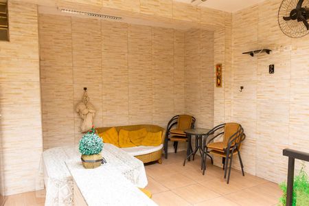 Casa à venda com 220m², 3 quartos e 2 vagasChurrasqueira