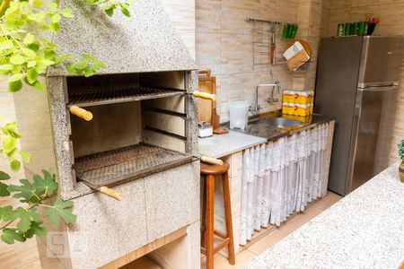 Casa à venda com 220m², 3 quartos e 2 vagasChurrasqueira