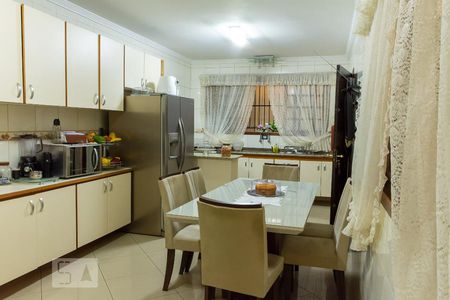 Casa à venda com 220m², 3 quartos e 2 vagasCozinha