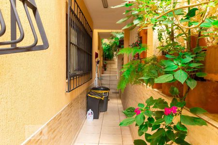 Casa à venda com 220m², 3 quartos e 2 vagasCorredor