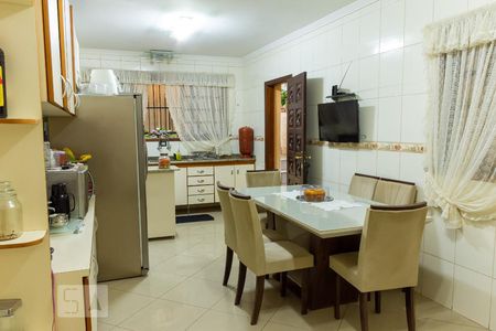 Casa à venda com 220m², 3 quartos e 2 vagasCozinha