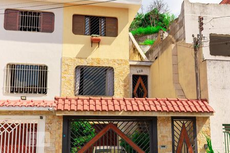 Casa à venda com 220m², 3 quartos e 2 vagasFachada