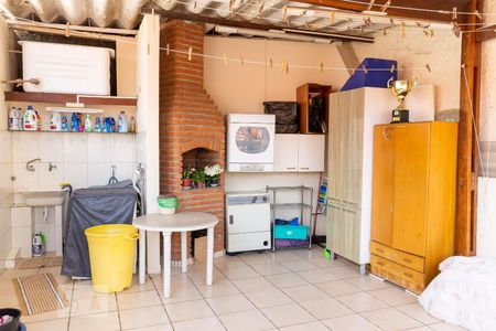 Casa à venda com 220m², 3 quartos e 2 vagasÁrea de Serviço