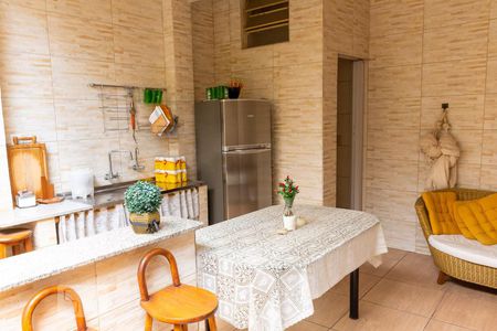 Casa à venda com 220m², 3 quartos e 2 vagasChurrasqueira