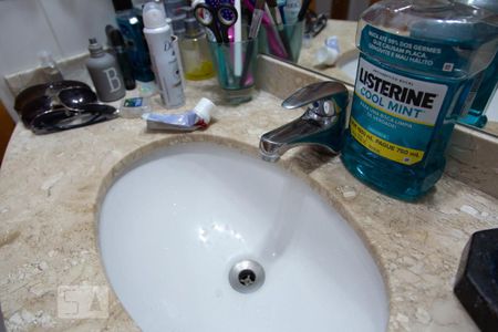 Apartamento à venda com 96m², 3 quartos e 2 vagas Apartamento à venda com 96m², 3 quartos e 2 vagasBanheiro social