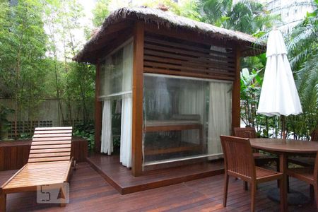 Apartamento à venda com 96m², 3 quartos e 2 vagas Apartamento à venda com 96m², 3 quartos e 2 vagasÁrea do ofurô