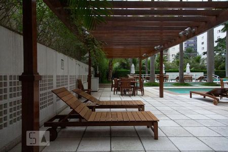 Apartamento à venda com 96m², 3 quartos e 2 vagas Apartamento à venda com 96m², 3 quartos e 2 vagasPiscina