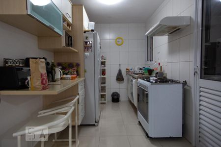 Cozinha de apartamento à venda com 3 quartos, 96m² em Vila Olímpia, São Paulo
