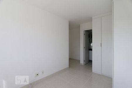 Quarto suite 2 de apartamento para alugar com 2 quartos, 59m² em Taquara, Rio de Janeiro