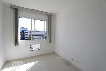 Quarto suite 2 de apartamento para alugar com 2 quartos, 59m² em Taquara, Rio de Janeiro
