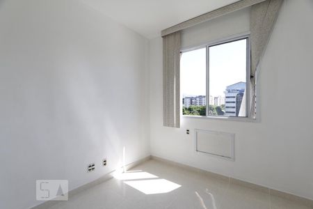 Quarto 1 de apartamento para alugar com 2 quartos, 59m² em Taquara, Rio de Janeiro