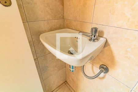 Casa à venda com 180m², 3 quartos e 2 vagas Casa à venda com 180m², 3 quartos e 2 vagasBanheiro de Serviço