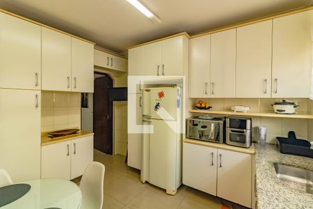 Casa à venda com 180m², 3 quartos e 2 vagas Casa à venda com 180m², 3 quartos e 2 vagasCozinha