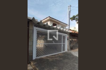 Casa à venda com 180m², 3 quartos e 2 vagas Casa à venda com 180m², 3 quartos e 2 vagasFachada