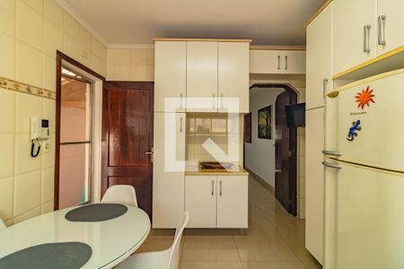 Casa à venda com 180m², 3 quartos e 2 vagas Casa à venda com 180m², 3 quartos e 2 vagasCozinha