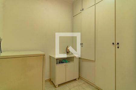 Casa à venda com 180m², 3 quartos e 2 vagas Casa à venda com 180m², 3 quartos e 2 vagasQuarto de Serviço