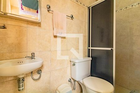 Casa à venda com 180m², 3 quartos e 2 vagas Casa à venda com 180m², 3 quartos e 2 vagasBanheiro de Serviço